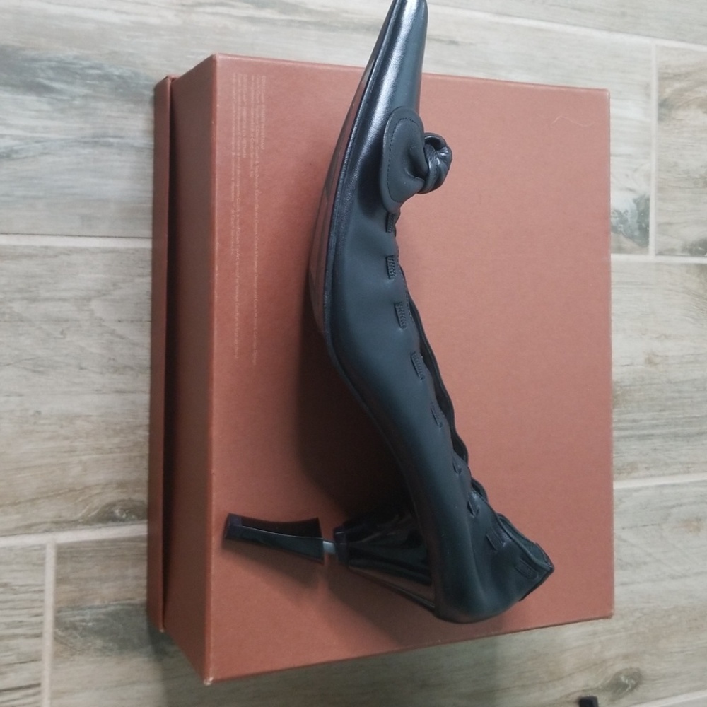 100% Italian leather Camileon heels